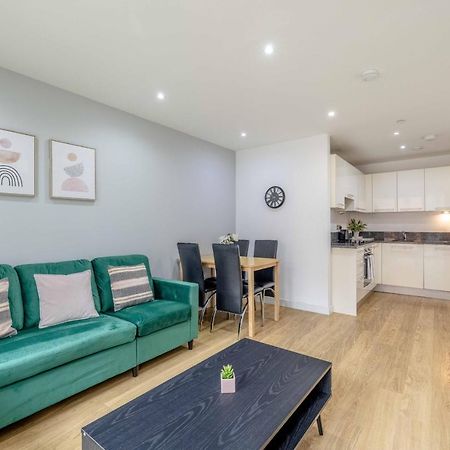 דירות 2 Bed At Slough Station & Parking - London In 20 Mins מראה חיצוני תמונה