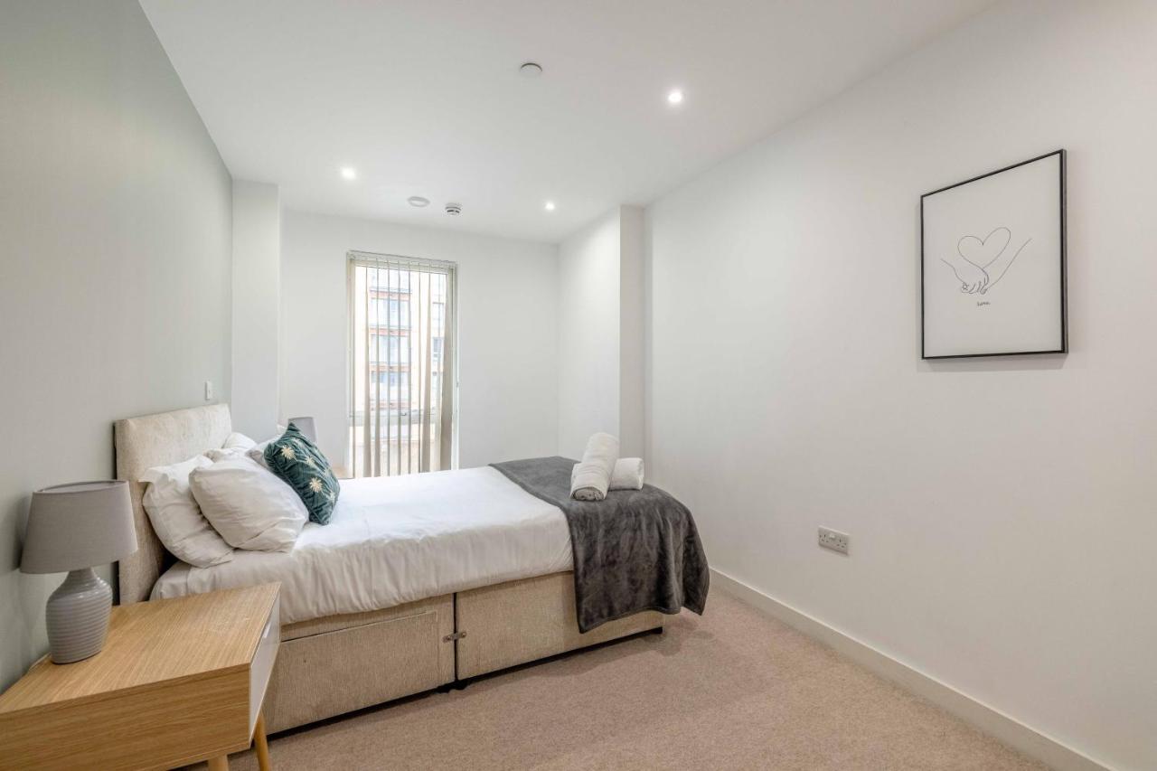 דירות 2 Bed At Slough Station & Parking - London In 20 Mins מראה חיצוני תמונה