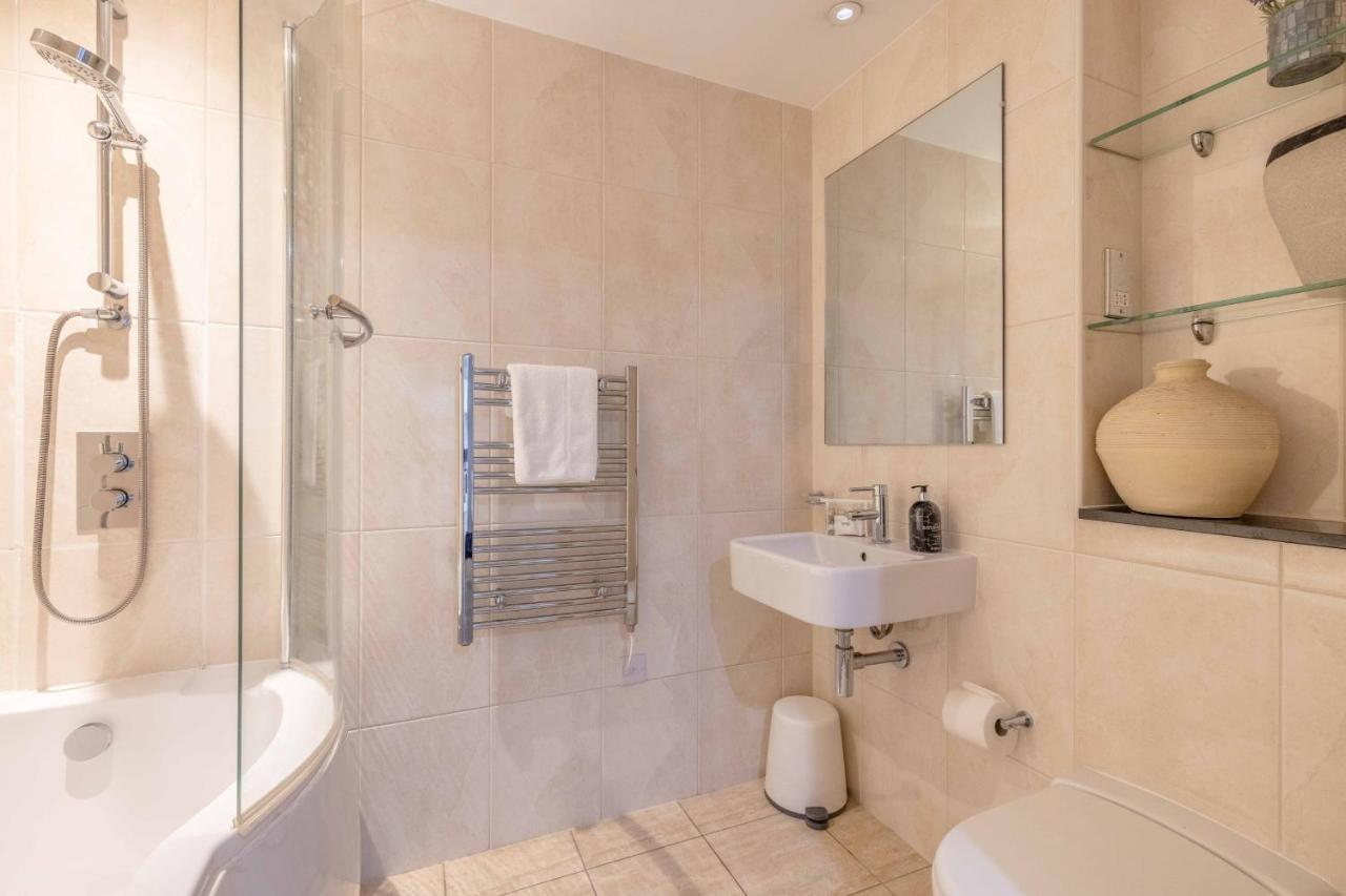 דירות 2 Bed At Slough Station & Parking - London In 20 Mins מראה חיצוני תמונה