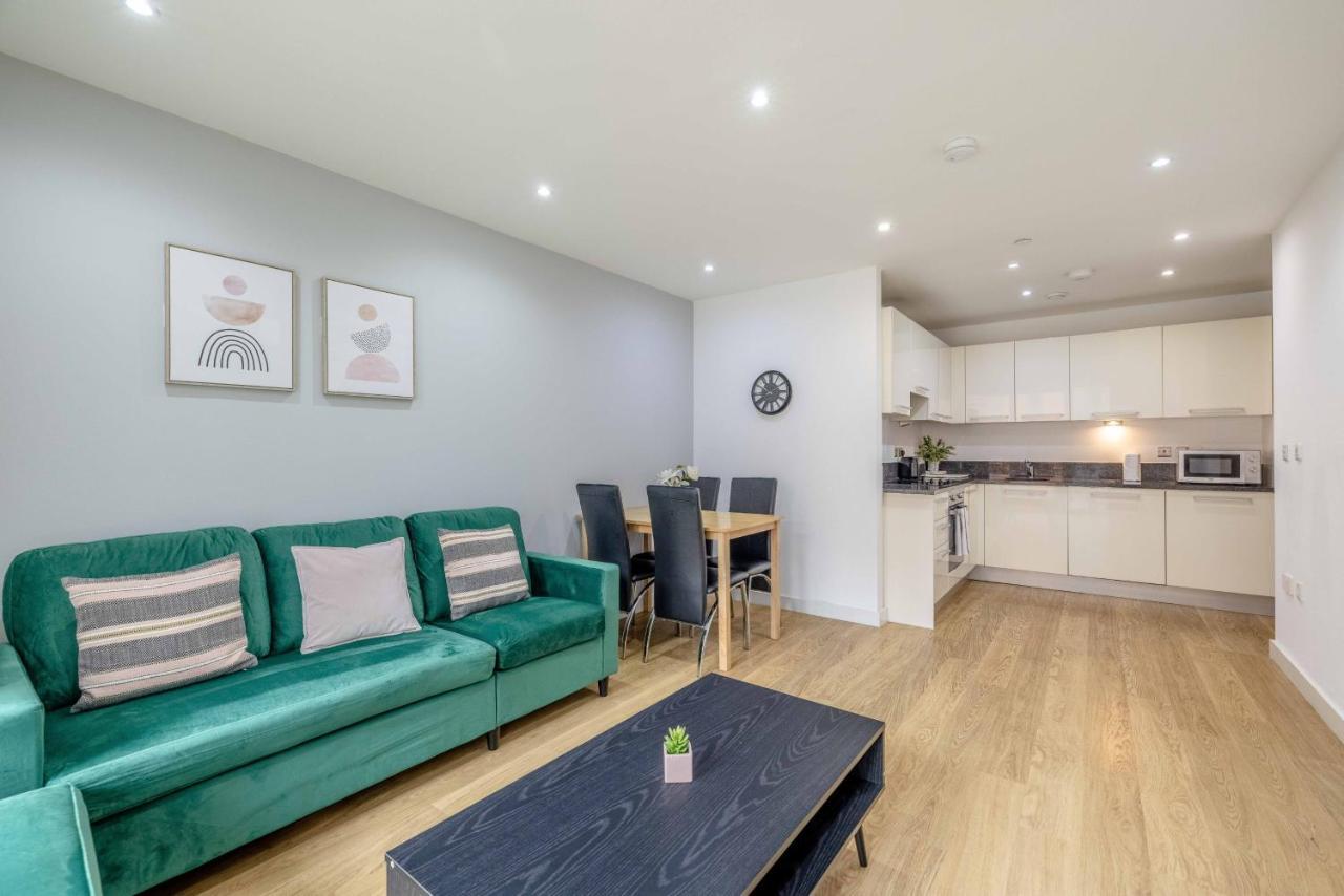 דירות 2 Bed At Slough Station & Parking - London In 20 Mins מראה חיצוני תמונה
