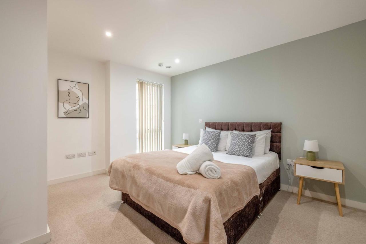 דירות 2 Bed At Slough Station & Parking - London In 20 Mins מראה חיצוני תמונה