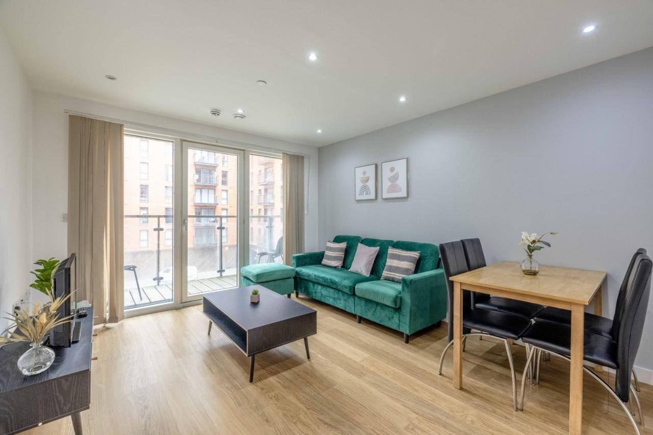 דירות 2 Bed At Slough Station & Parking - London In 20 Mins מראה חיצוני תמונה