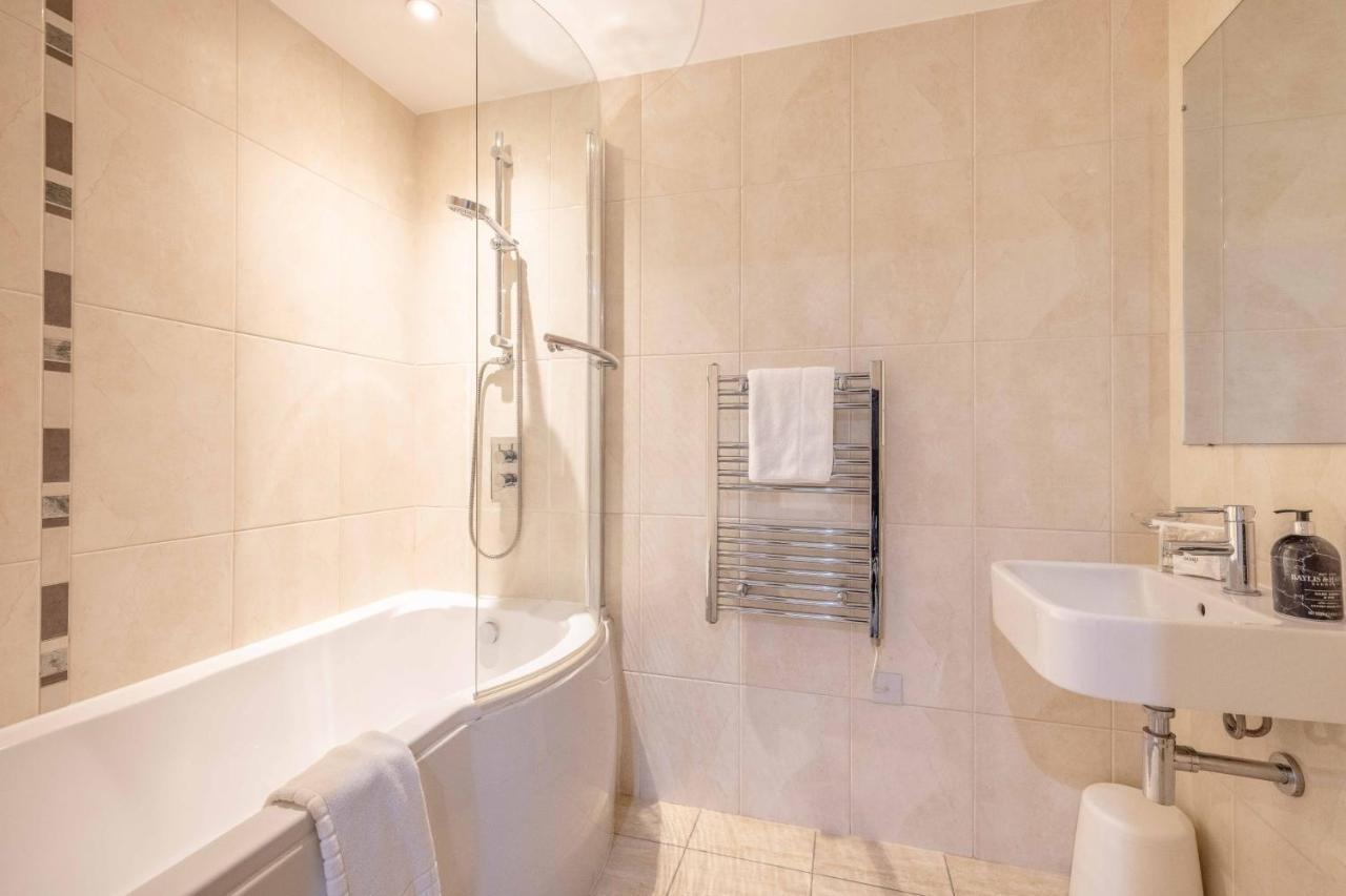 דירות 2 Bed At Slough Station & Parking - London In 20 Mins מראה חיצוני תמונה